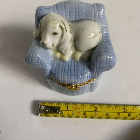 Dog Trinket Box Blue Chair Ceramic Hinged Lid Puppy Container Cocker Spaniel - Picture 13 of 16